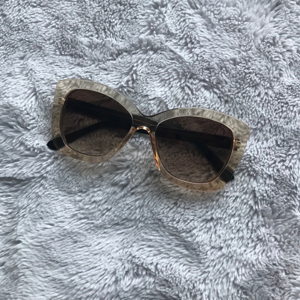 ·Gap Sunnies·